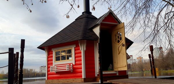 Гриль Домик на Большом Головинском пруду