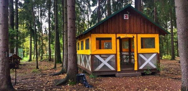 Беседки вместимостью до 25 человек в парке Зубровник