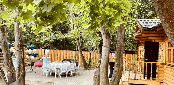 Небольшой домик и пикник зона