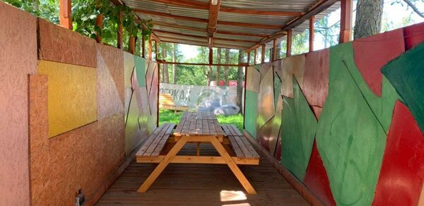 Беседка в стиле ЛОФТ для шашлыка и отдыха