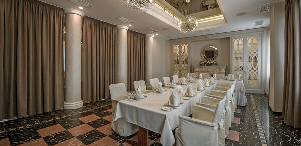 Бульвар. Банкетный зал с камином 