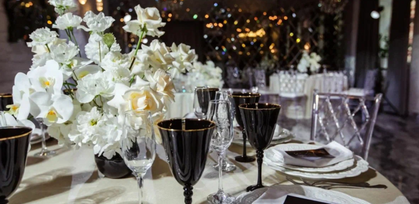 Vinity. Банкетный зал с архитектурой 19 века