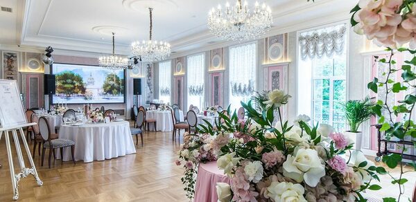 Крыша. Банкетный зал в историческом центре