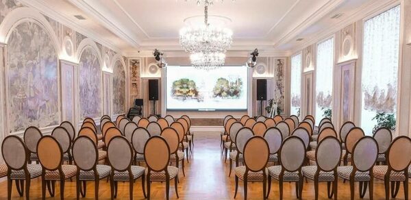 Крыша. Банкетный зал в историческом центре