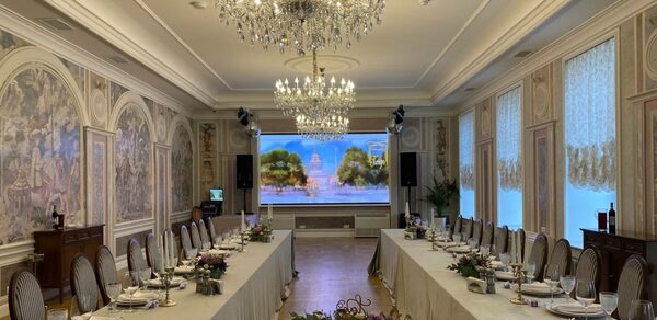 Крыша. Банкетный зал в историческом центре