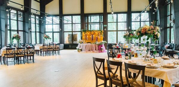 Банкетный зал на базе отдыха Ильичево