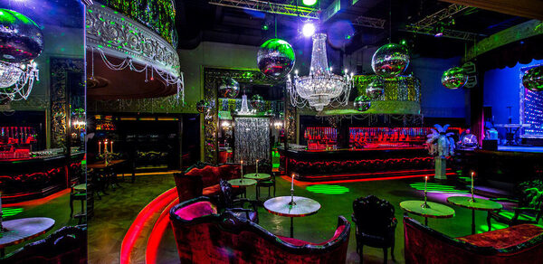 Банкетный зал со сценой