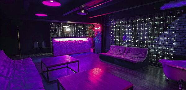 LoftForParty (Лофт фор пати). Тёмный неоновый лофт
