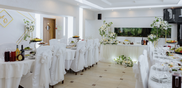 У Эдуарда. Банкетный зал 