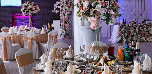 Дизайн Холл. Банкетный зал с барной стойкой и подиумом 