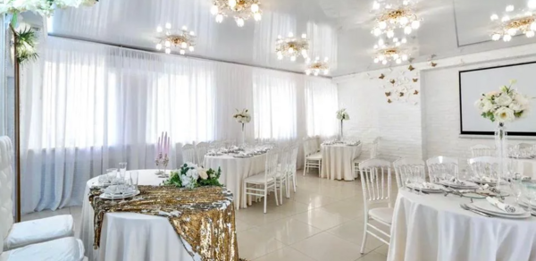 Amulet. Банкетный зал с двумя зонами