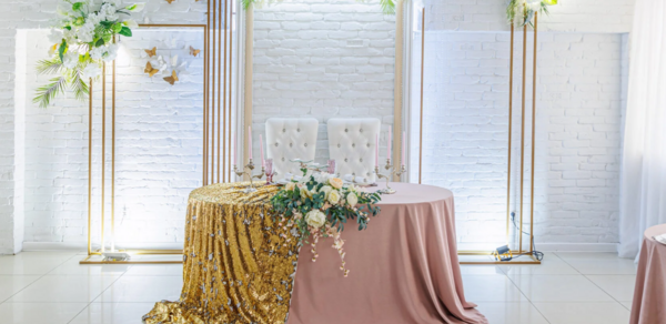 Amulet. Банкетный зал с двумя зонами