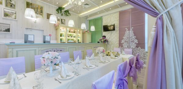 Ля Мур. Банкетный зал в пастельных тонах