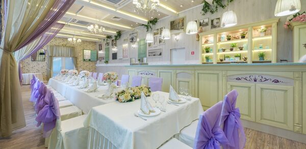 Ля Мур. Банкетный зал в пастельных тонах