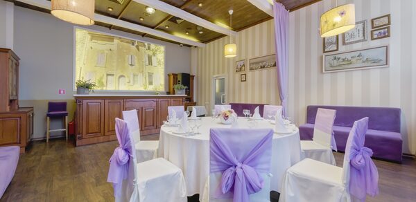 Ля Мур. Банкетный зал в лавандовым цвете