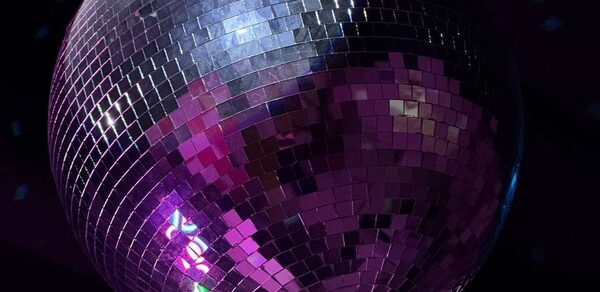 Memory. Танцевальный лофт с караоке и сценой