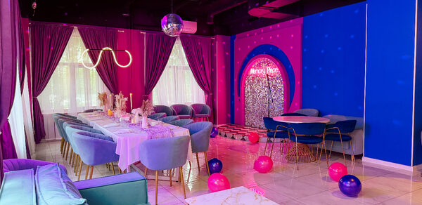 Memory. Танцевальный лофт с караоке и сценой