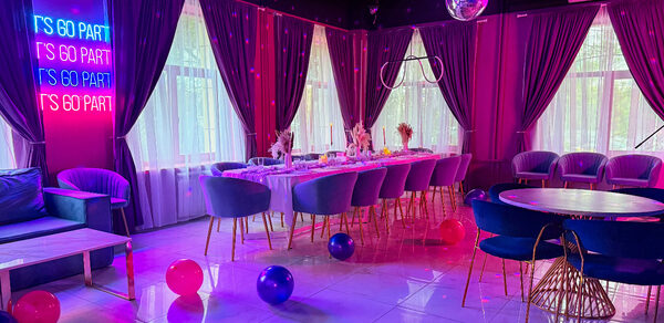 Memory. Танцевальный лофт с караоке и сценой