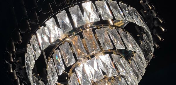 Gatsby. Стильный тематический лофт в черно-золотых цветах 