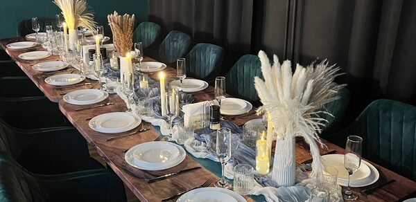 Gatsby. Стильный тематический лофт в черно-золотых цветах 