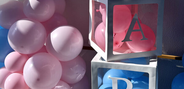 Happy. Светлый лофт с уютной фотозоной, неоном и караоке