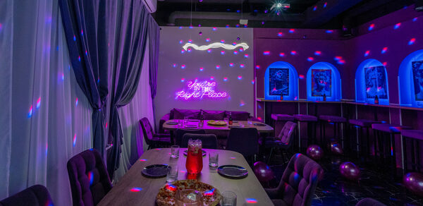 Dreams. Клубный лофт с караоке и диско‑шаром