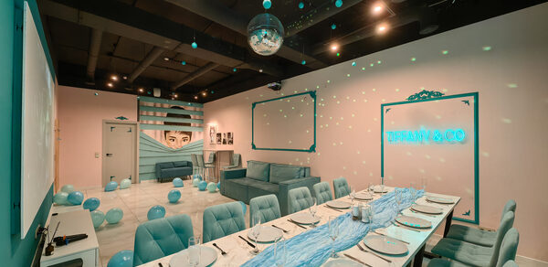 Tiffany. Изысканный лофт с мебелью, светомузыкой и караоке