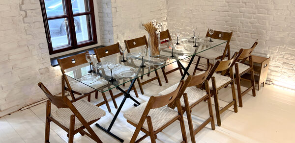 Лофт из белого кирпича в центре