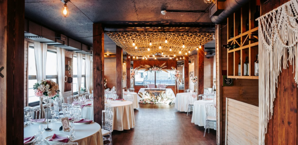 Marseria. Банкетный зал на воде