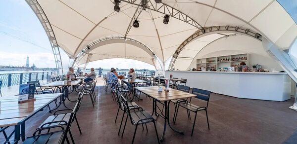 Шатер в Кронштадте с видом на Финский залив