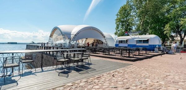 Шатер в Кронштадте с видом на Финский залив