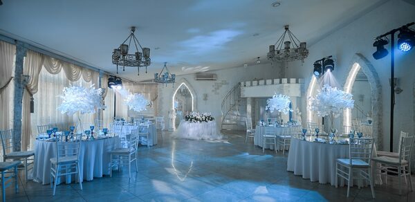 Кирочный двор. Банкетный зал в белых оттенках