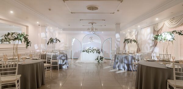 Кирочный двор. Светлый банкетный зал