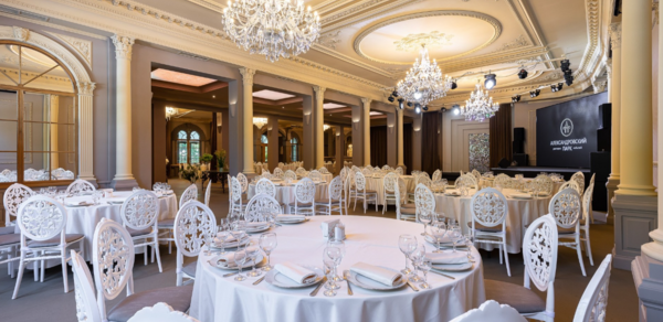 Александровский парк. Шикарный банкетный зал 