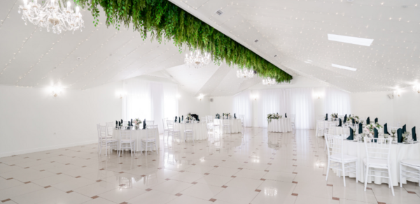 Александрия–Петергоф. Банкетный зал с глянцевым полом