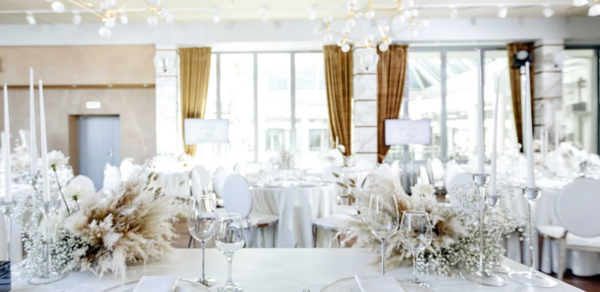 Luce. Банкетный зал в сдержанном стиле