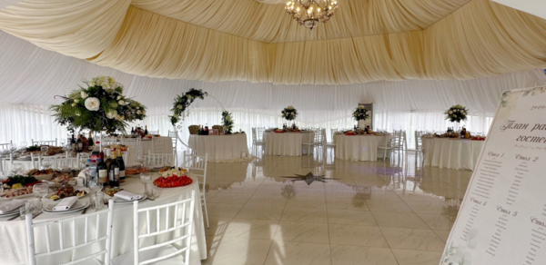 Таменгонт. Банкетный зал в загородном комплексе