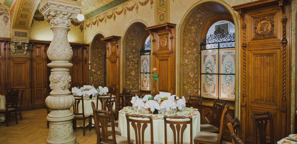 Банкетный зал во дворце Князя Владимира