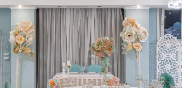 Наш. Банкетный зал в голубых оттенках