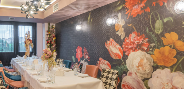 Наш. Уютный банкетный зал 