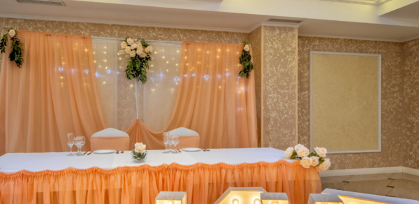 Наш. Светлый банкетный зал