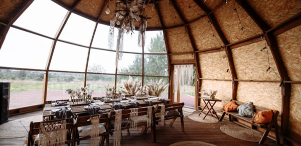 В кругу своих. Банкетный зал в загородном пространстве 