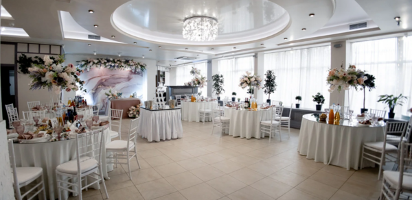 Liris Hall. Просторный банкетный зал