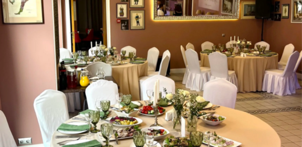 Степнов. Просторный банкетный зал