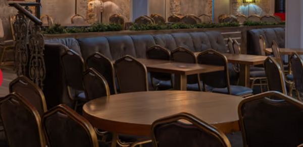 Хали-Гали. Банкетный зал со сценой