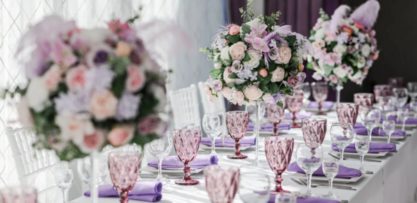 Кирочный Двор. Банкетный зал в нежных сиреневых оттенках 