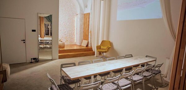 Малый светлый лофт для мероприятий