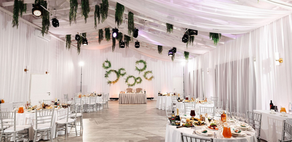 Пушкинская Усадьба. Банкетный зал за городом