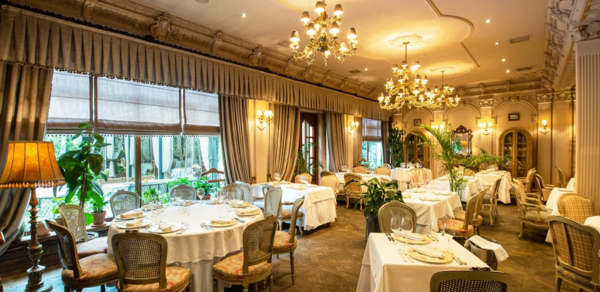 Ballroom. Банкетный зал в классическом стиле