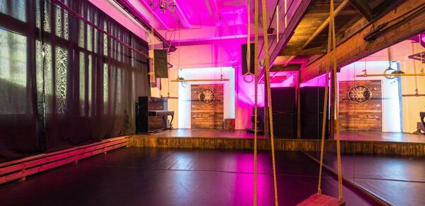 Лес. Двухъярусное арт-пространство с верандой